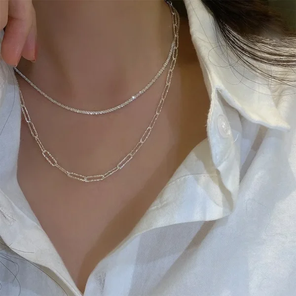 silver colour sparkling necklace